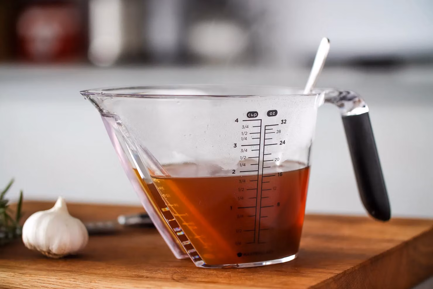 MasterClass Transparent Plastic Angled Measuring Jug with Printed Scale, 1 l – 3