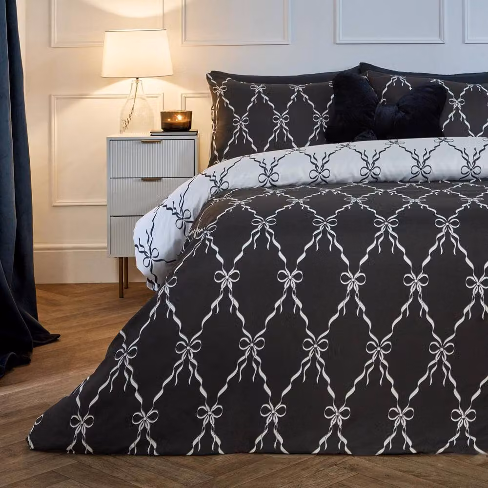 OHS Reversible Microfibre Duvet Cover and Pillowcase Set with Graphic Print in White and Black, 180 x 200 cm – 4