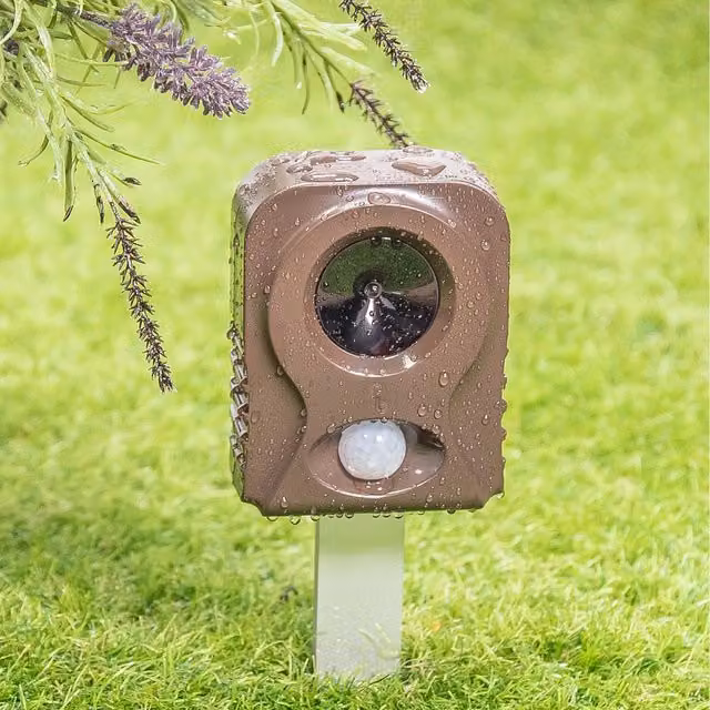 Pestbye Battery Operated Fox Repellent Scarer V2 Ultrasonic HyperResonance in Brown