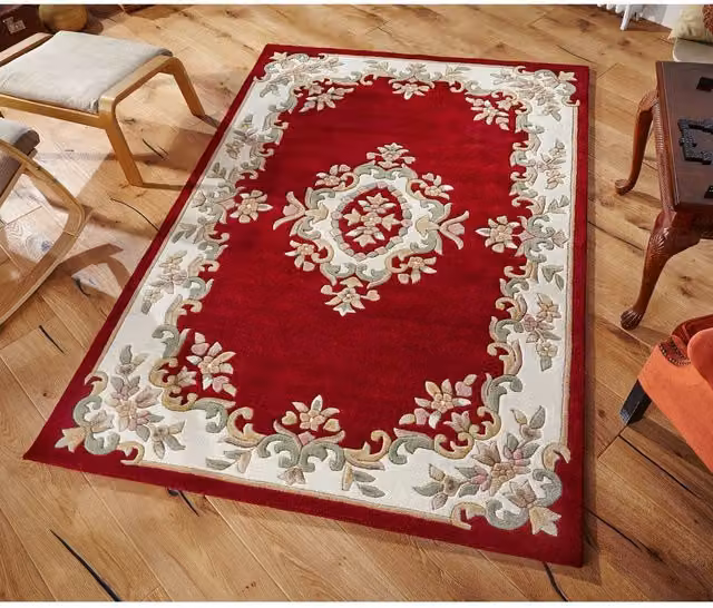 Melrose Interiors Red Antique Oriental Hand Tufted Wool Area Rug, W: 285 cm, D: 200 cm