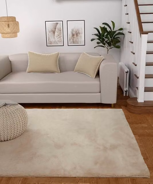 The Linen Consultancy Luxury Faux Fur Natural Rug in Beige, W: 150 cm x D: 200 cm