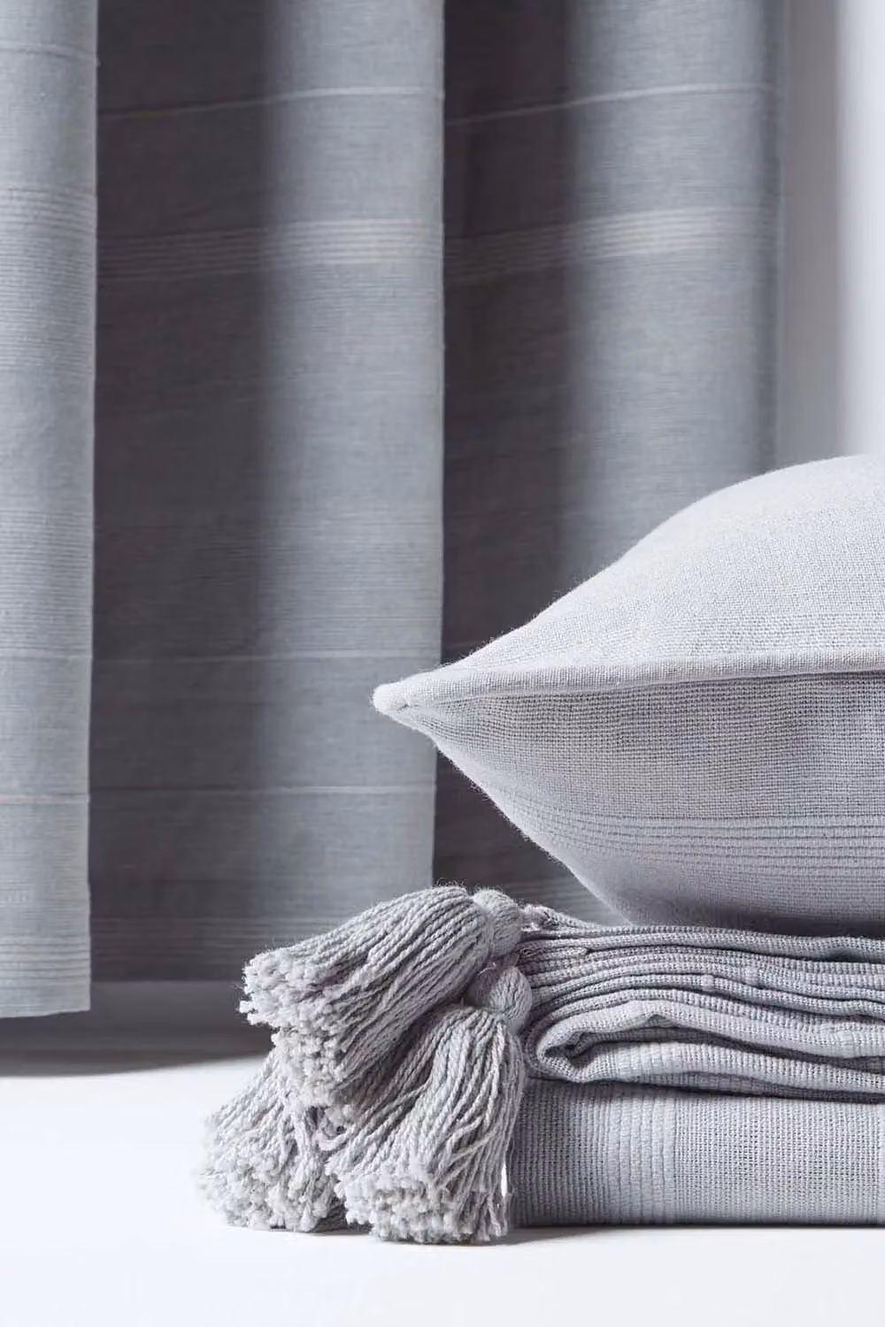 Homescapes Rajput Ribbed Cotton Cushion Cover in Silver Grey, W/D/H: 60 x 60 x 60 cm – 2