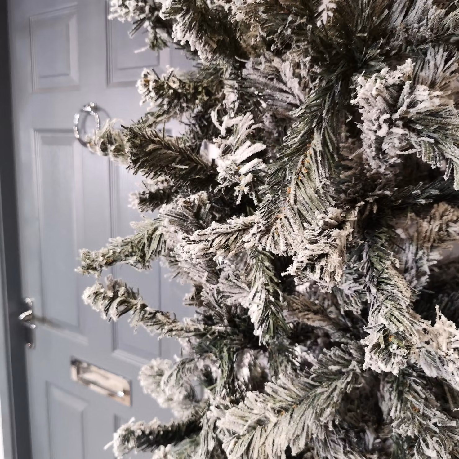 Samuel Alexander 8ft Green Flocked PVC Christmas Tree Arch with Snow Tips and Flat Top – 2