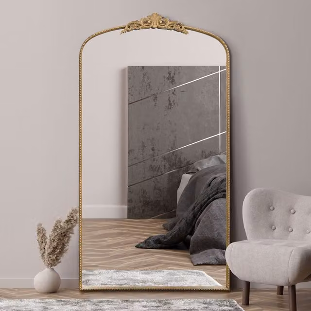 MirrorOutlet The Crown Gold Metal Arched Framed Leaner Wall Mirror