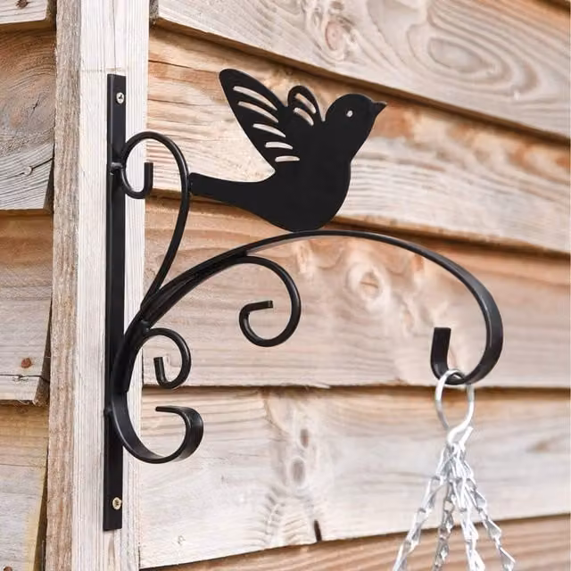 Thompson & Morgan King Swallow Decorative Metal Garden Bracket for Hanging Baskets in Black