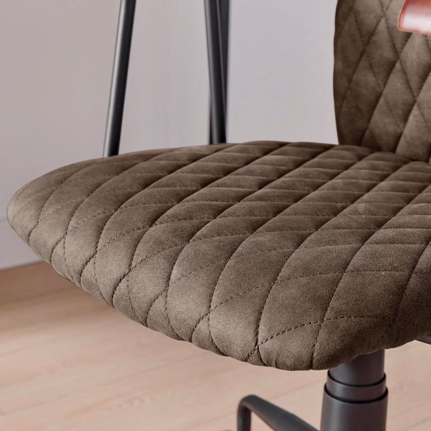 FurnitureboxUK Apres Warm Grey Faux Leather Executive Swivel Office Chair – 2