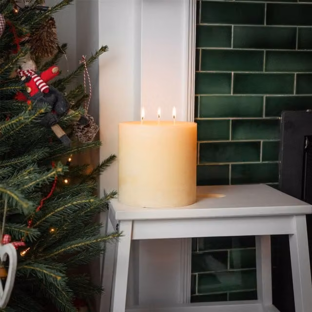 Nicola Spring White Round 3 Wick Vanilla Pillar Candle