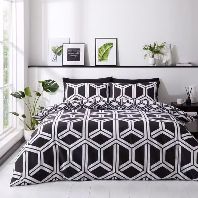 GAVENO CAVAILIA Hendrix Reversible Double Duvet Cover and Pillowcase Set in Black and White, W/D/H: 200 x 200 x 50 x 75 cm – 2