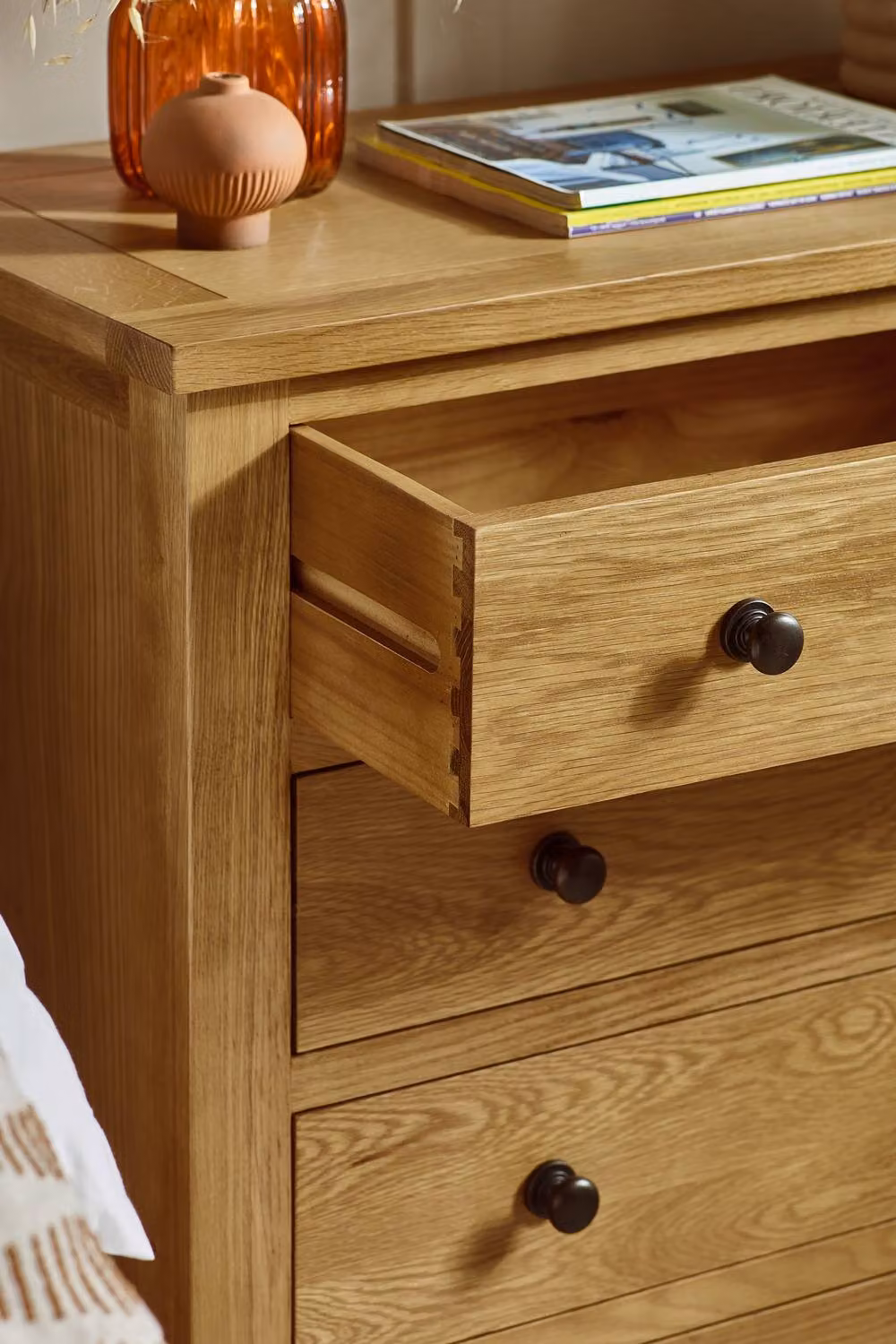 Julian Bowen Marlborough 6 Drawer Chest (4+2) in Oak – 4