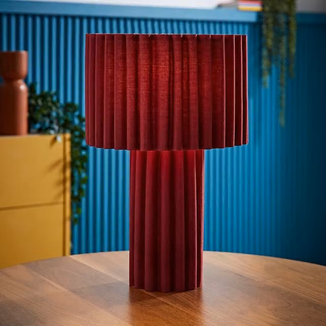 ValueLights Lenny Ribbed Fabric Table Lamp with Red Drum Lampshade