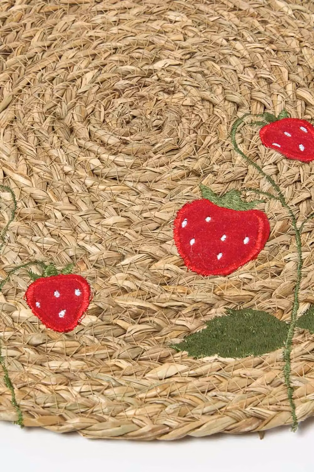Homescapes Round Strawberry Bulrush Placemats, Set of 2, Multicolour, Diameter: 38 cm – 2