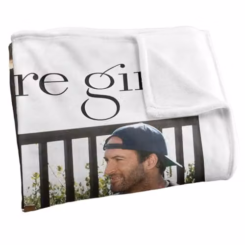 Warner Bros. Gilmore Girls Lorelai and Luke Super Soft Fleece Throw Blanket, Multicolour, W: 152 cm, D: 127 cm – 2