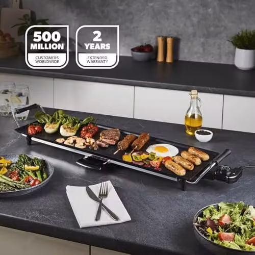 Geepas Electric Teppanyaki Table Top Grill and Non-Stick Griddle in Black with Adjustable Thermostat – 6