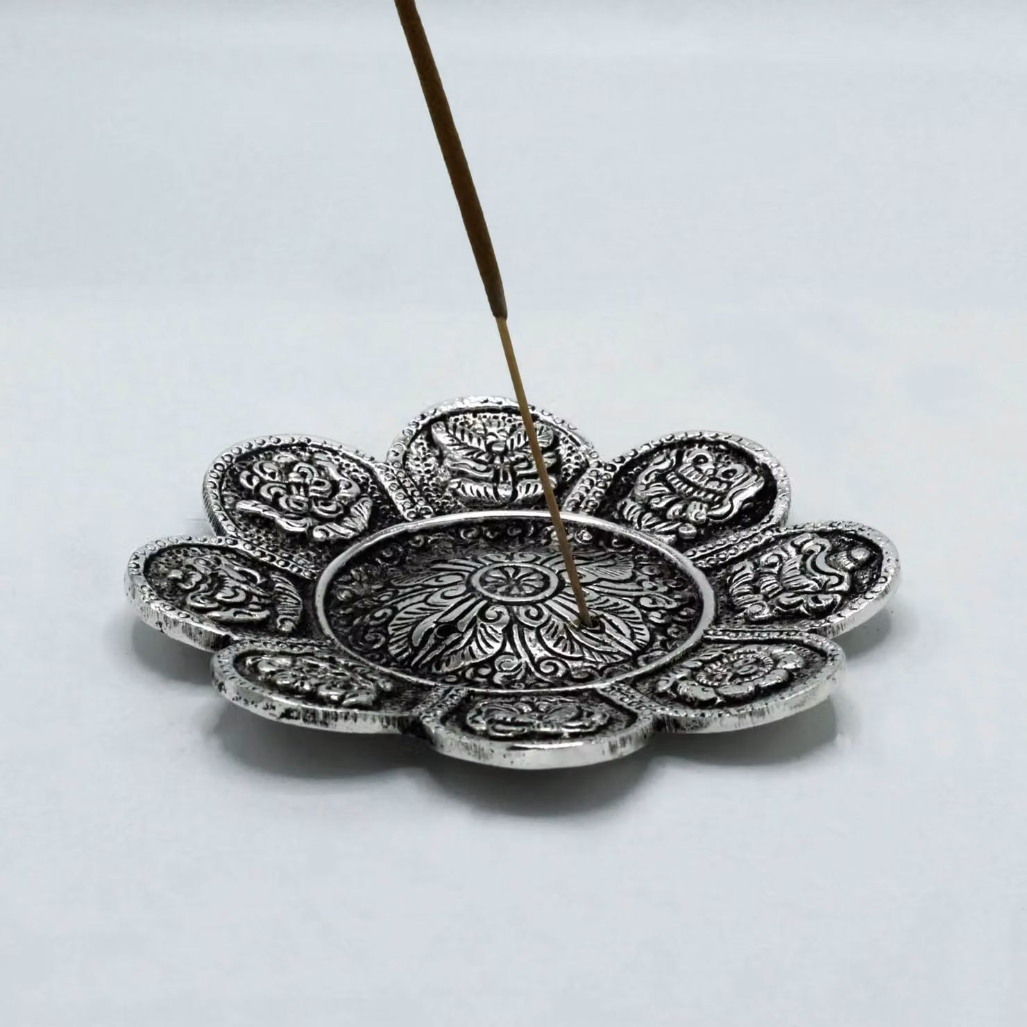 KDMD Polished Aluminium Tibetan Symbols Incense Holder, Silver, Diameter: 12 cm – 2