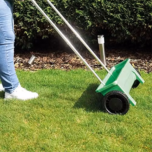 St Helens Home & Garden Manual Garden Lawn Seed and Fertiliser Spreader with Handle in Green – 2