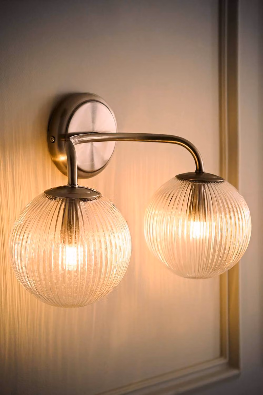 ValueLights Kempton 2 Arm Wall Light with Transparent Ribbed Glass Sphere Shade in Silver Chrome – 2