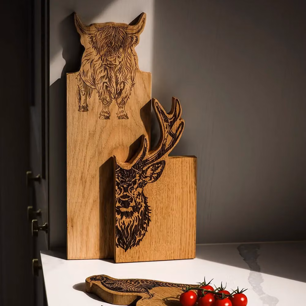Selbrae House Oak Framed Serving Board with Highland Cow Design in Light Brown – 2