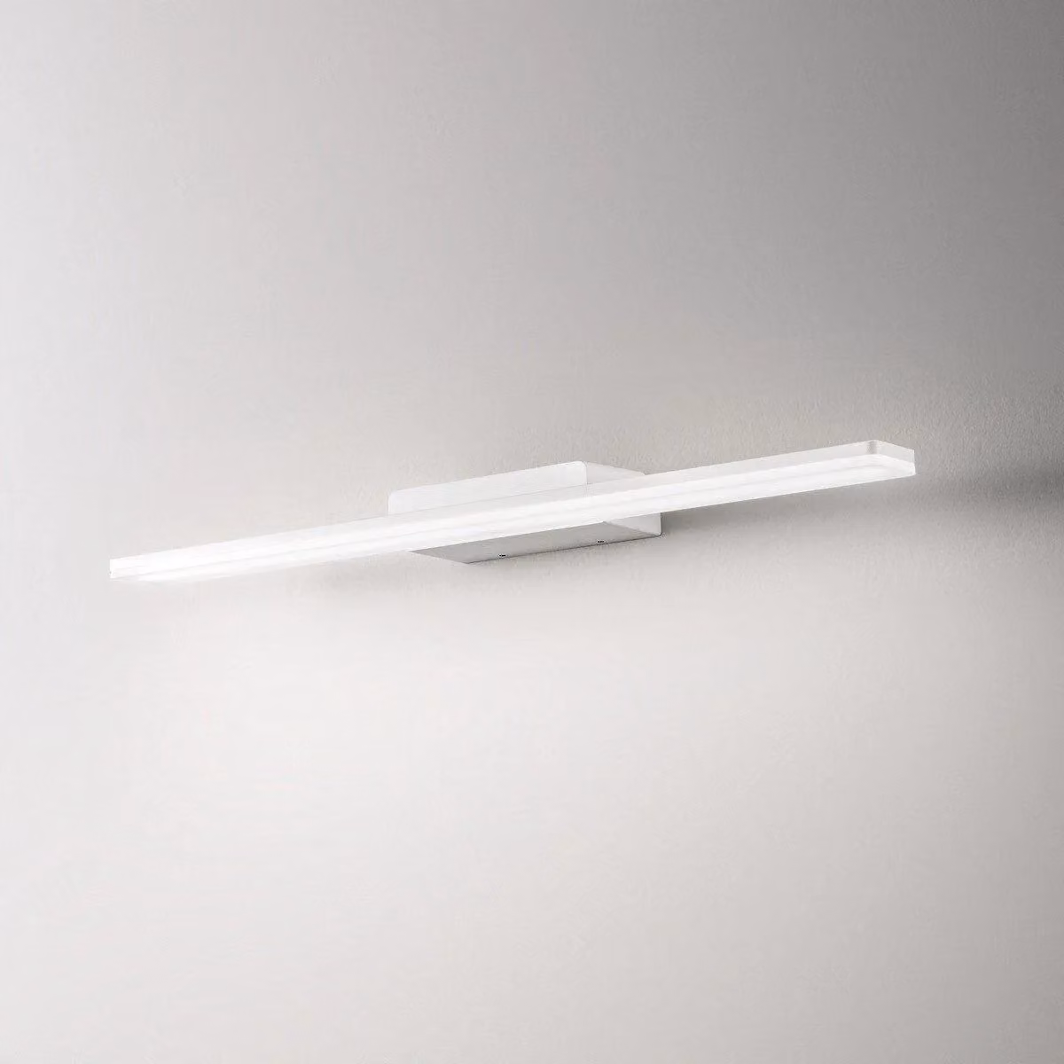 Netlighting MAKEUP 60cm Integrated LED Wall Lamp, White, 3000K, IP54 – 2