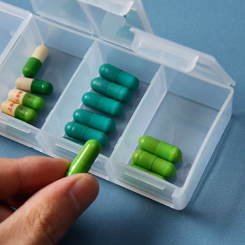 FLAVORA 7 Day Weekly Pill Box with 28 Compartments in Clear – 2