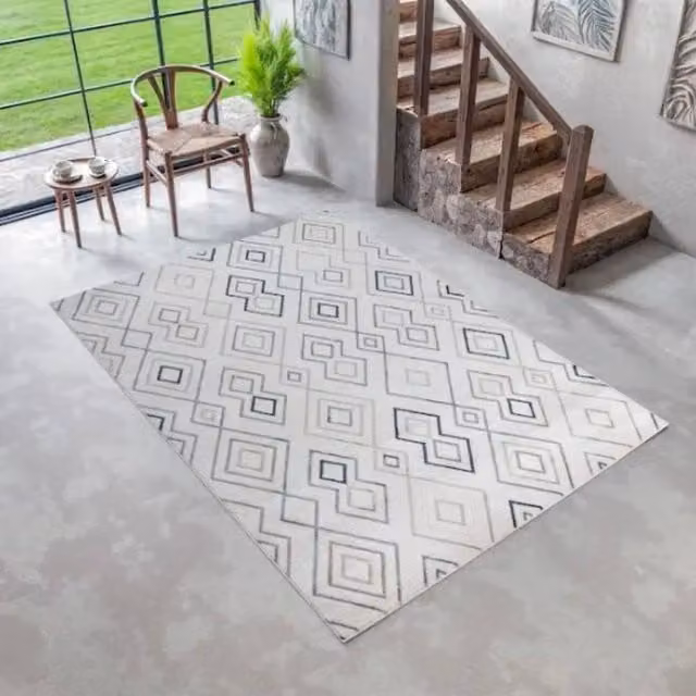 Stratus Interiors Kodiak Large Diamond Pattern Round Living Room Rug in White, Diameter: 100 cm