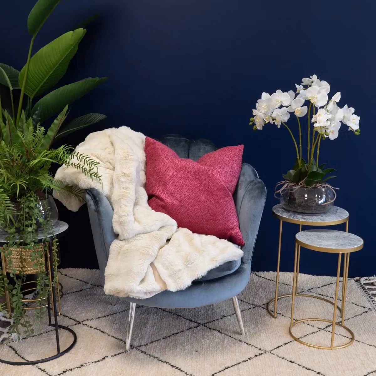 Madison & Mayfair Pink Velvet Square Cushion, W/D/H: 56 x 56 x 56 cm – 2