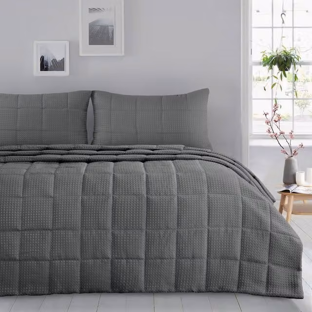 Velosso Classic Waffle Pique Quilted Throw Set with Pillowcases in Grey
