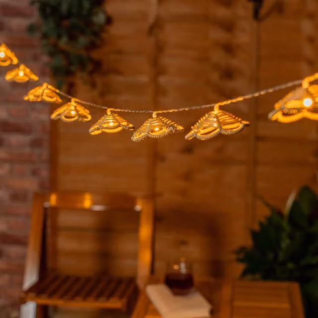 ValueLights 10 x Battery Operated Brown Rattan Flower Garden String Lights with Warm White LED and Timer