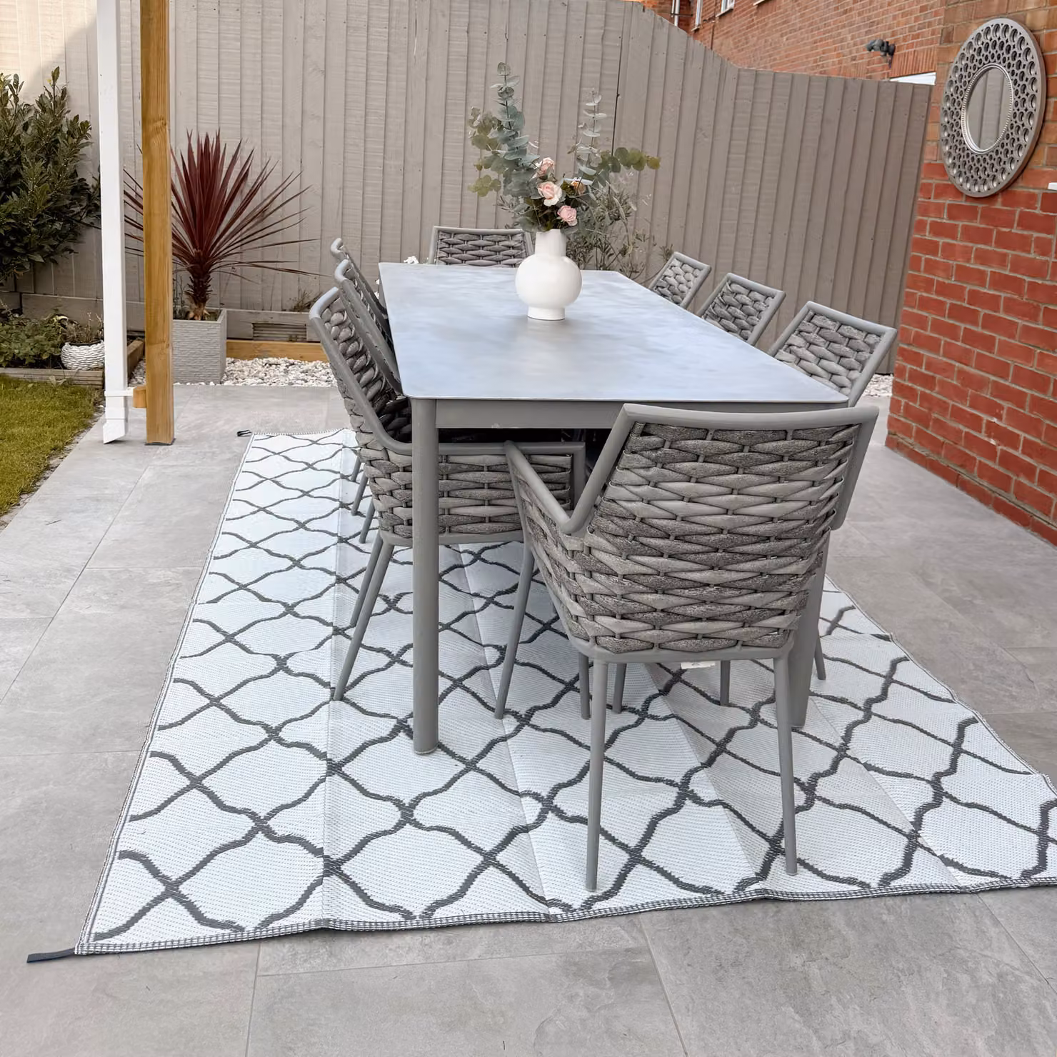 Outsunny Reversible Waterproof Outdoor Rug in Grey and White with Carry Bag and Ground Stakes – 9