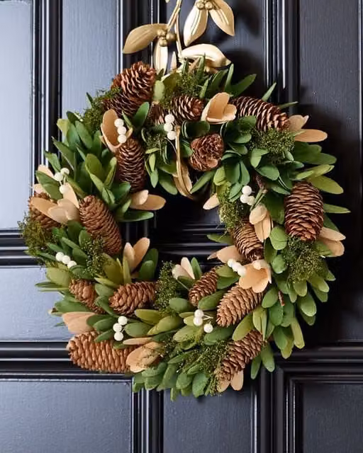 Dibor Forest Green and White Christmas Wreath for Hanging on Your Front Door, Diameter: 35 cm