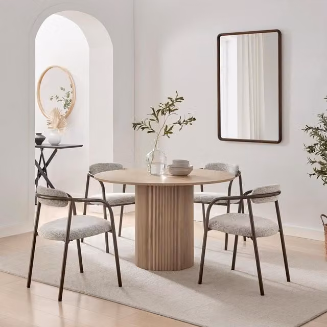 Furniturebox UK Penrose Round Oak Effect Wood Dining Table and 4 Rhea Chairs in Grey