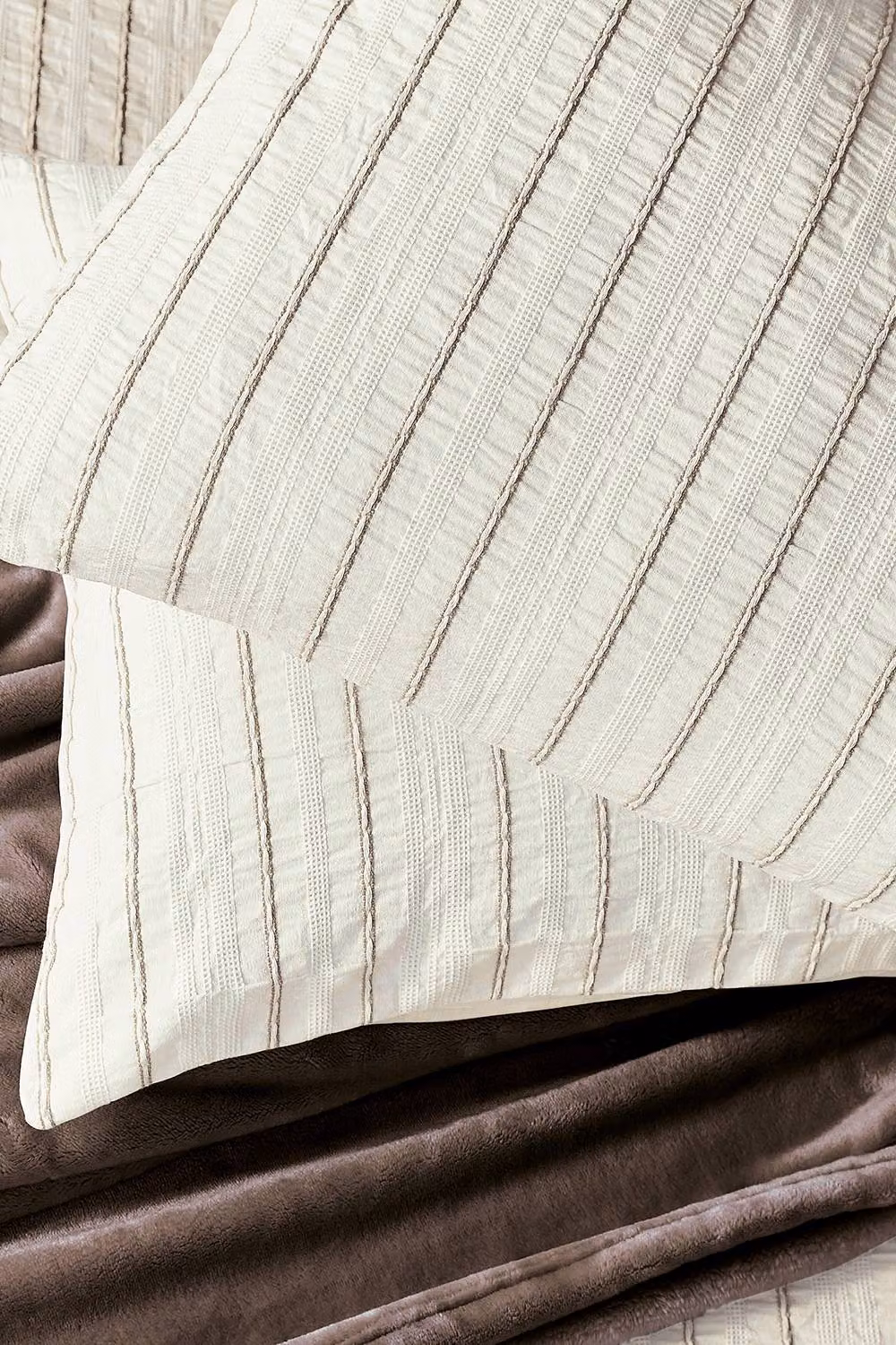 Helena Springfield Reversible Waffle Stripe Duvet Cover and Pillowcase Set in Brown, W/D/H: 200 x 220 cm and 140 x 200 cm – 4