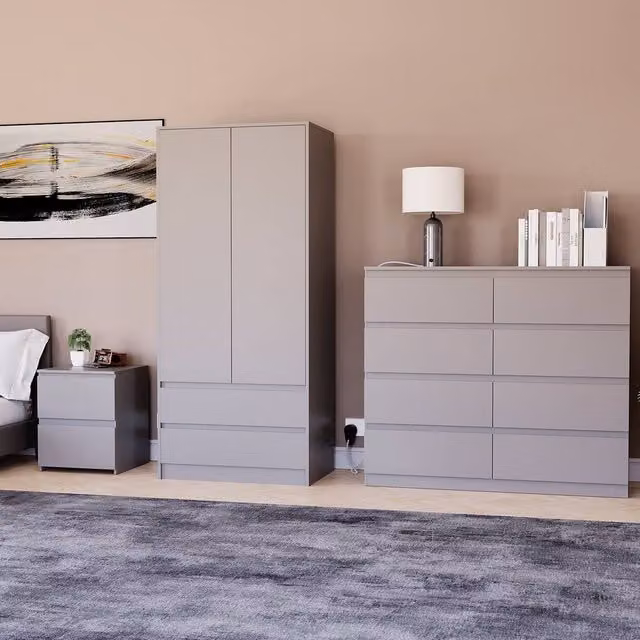 Vida Designs Modern Grey Bedroom Set