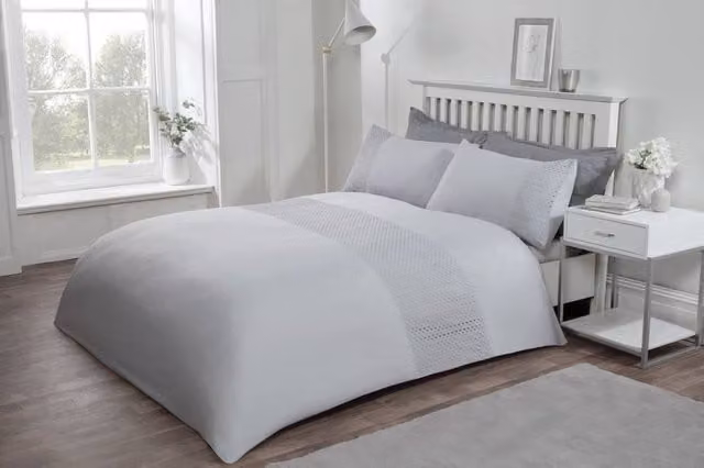 Smart Living Luxury Super Soft Lace Panel Duvet Cover and Pillowcases, Silver, 180 x 200 cm – 1