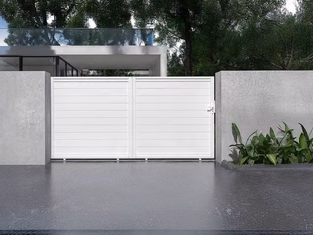 Vente-unique Nazario Solid Aluminium Sliding Gate, White, W: 374 cm, H: 180 cm