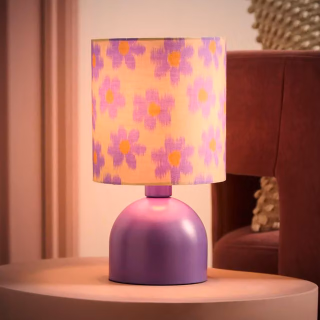 ValueLights Mileys Purple Floral Print Table Lamp with Fabric Drum Shade in Lilac and Multicolour – 1