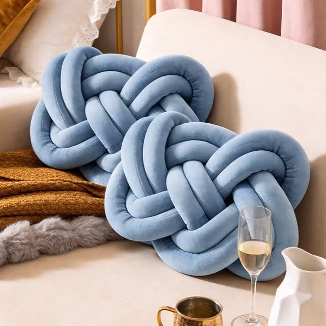 Livingandhome Set of 2 Blue Plush Knot Cushions