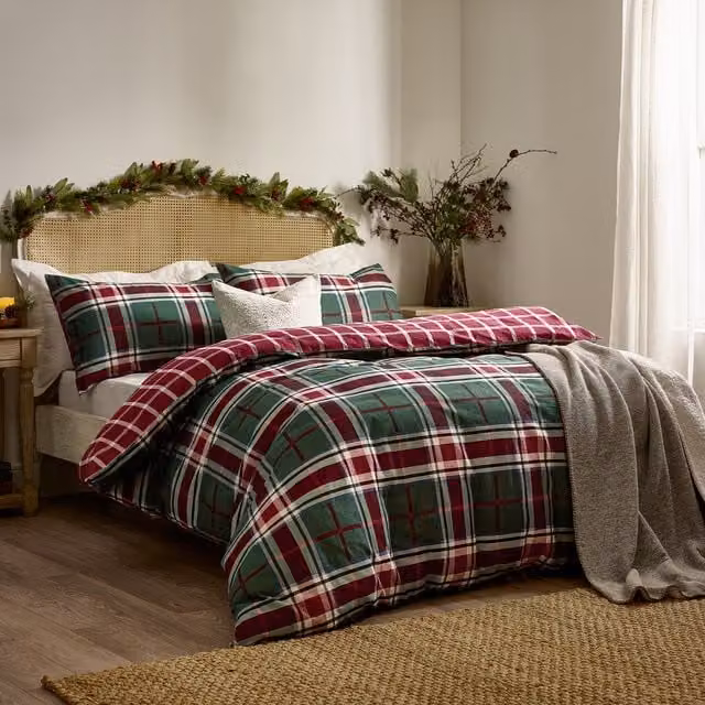 Make it a Home Braemar Check Brushed Cotton Flannelette Duvet Cover Set, Pink and Red Multicolour, Single, W/D/H: 90 x 200 cm
