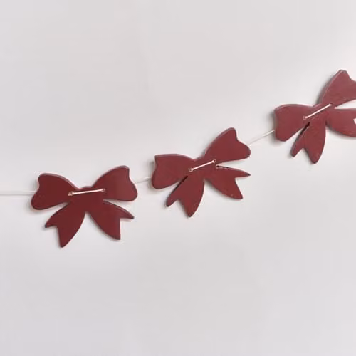 Melody Maison Rustic Distressed Wooden Bow Christmas Garland in Red or Purple, Length: 120 cm – 2