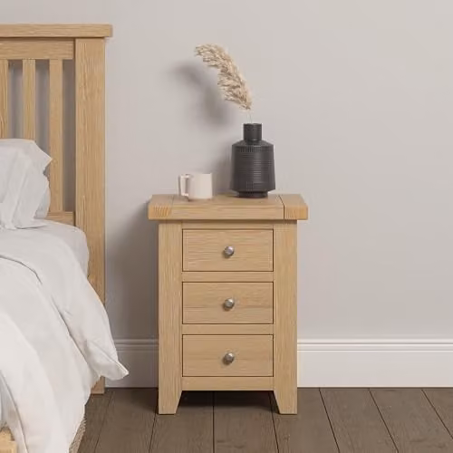 Seconique Windsor 3 Drawer Bedside in Oak
