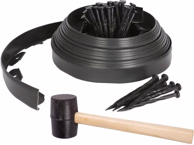 Harbour Housewares Flexible Plastic Lawn Edging in Black with 40 Pegs and Mallet