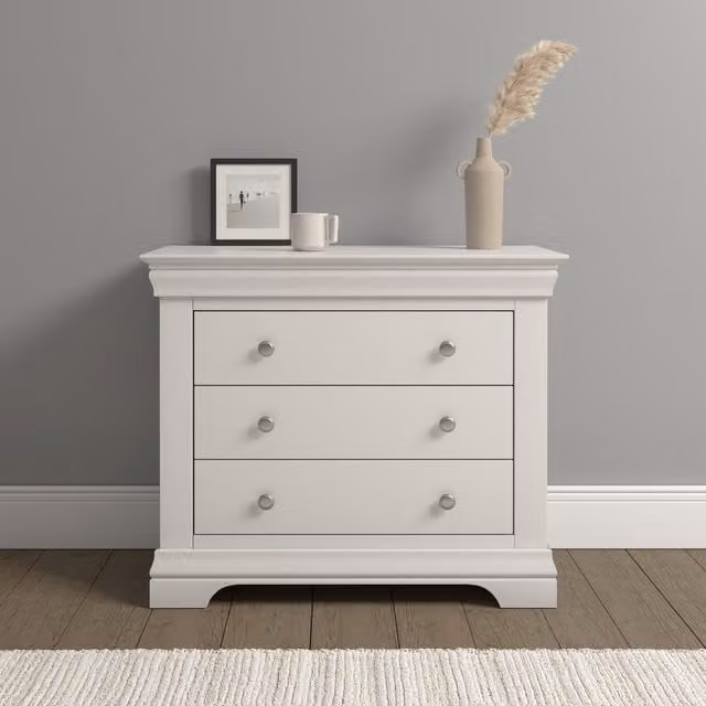 Seconique Classic White Lacquered Wood and Metal Freestanding Bedroom Chest