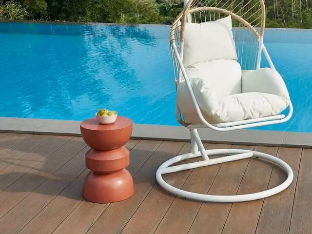 Vente-unique TOQO Metal Garden Side Table in Terracotta by MYLIA, W/D/H: 35 x 35 x 50 cm – 1