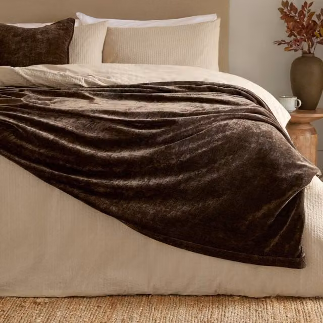 Yard Heavy Chenille Velvet Throw in Brown, W/D/H: 130 x 180 cm