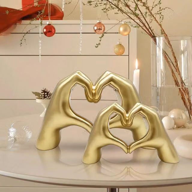 Huhote Modern Heart Hands Sculpture Set of 2 in Gold – 1