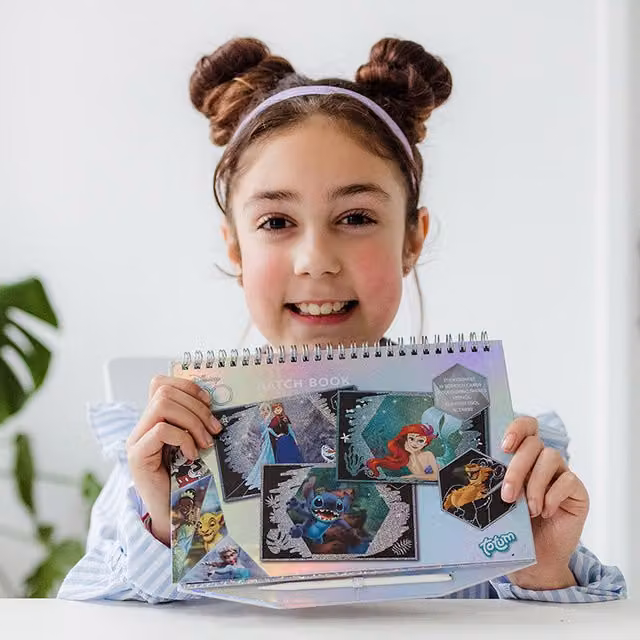 Disney 100 Multicolour Character Scratchbook for Creative Drawing and Colouring