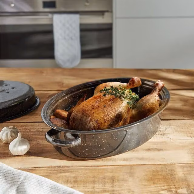 Vonhaus Oval Enamel Self-Basting Roasting Tin with Lid, Black