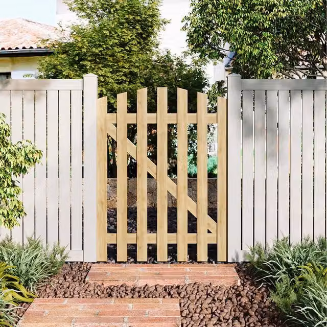 Komore Brown Spruce Wood Garden Fence Gate with Latch, W: 90 cm, H: 120 cm