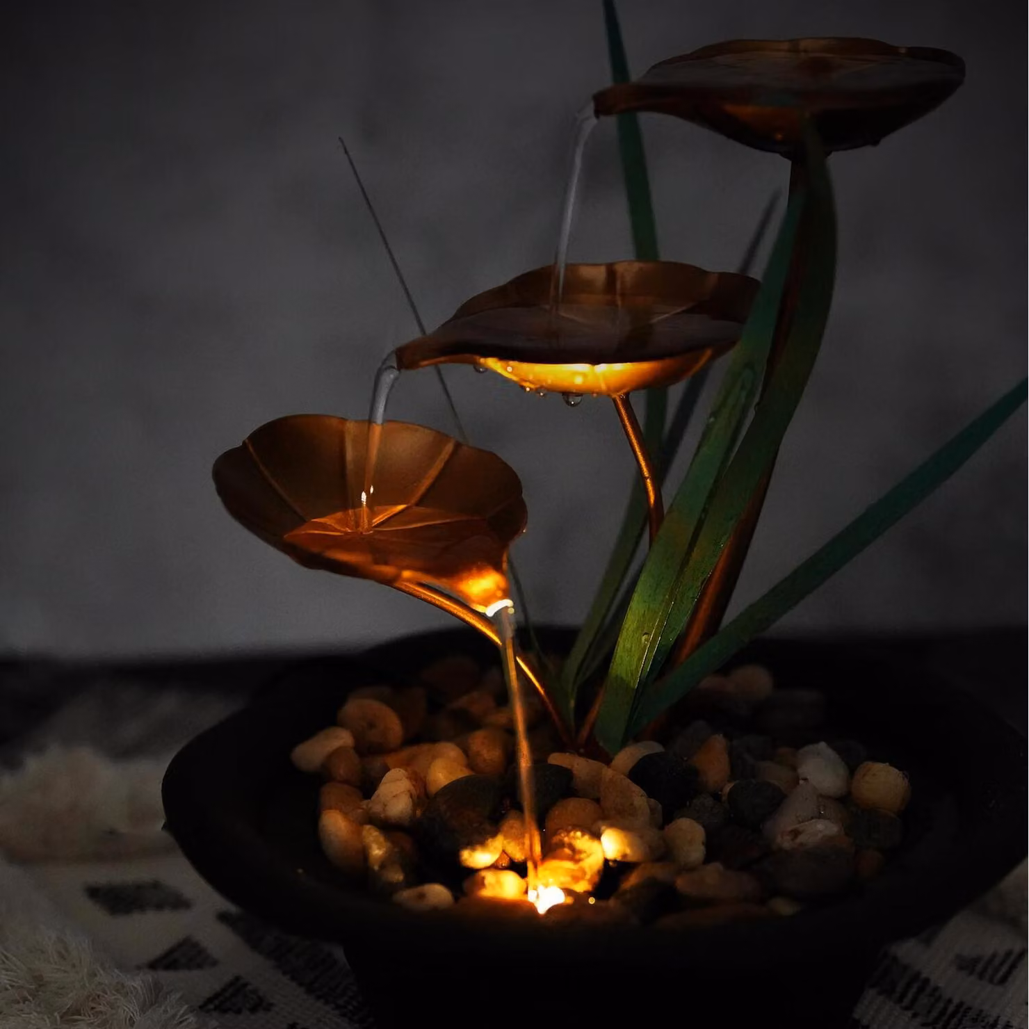 GEEZY Indoor Tabletop Water Fountain with Lotus Design and LED Lights, Green and Multicolour – 2