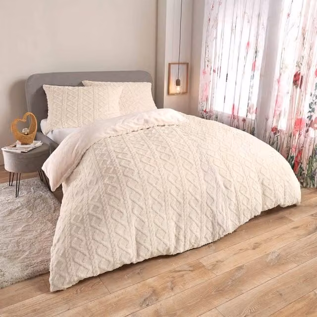 Eldo Diamond Texture Fleece Duvet Set with Pillowcase in Cream, W/D/H: 140 x 200 cm
