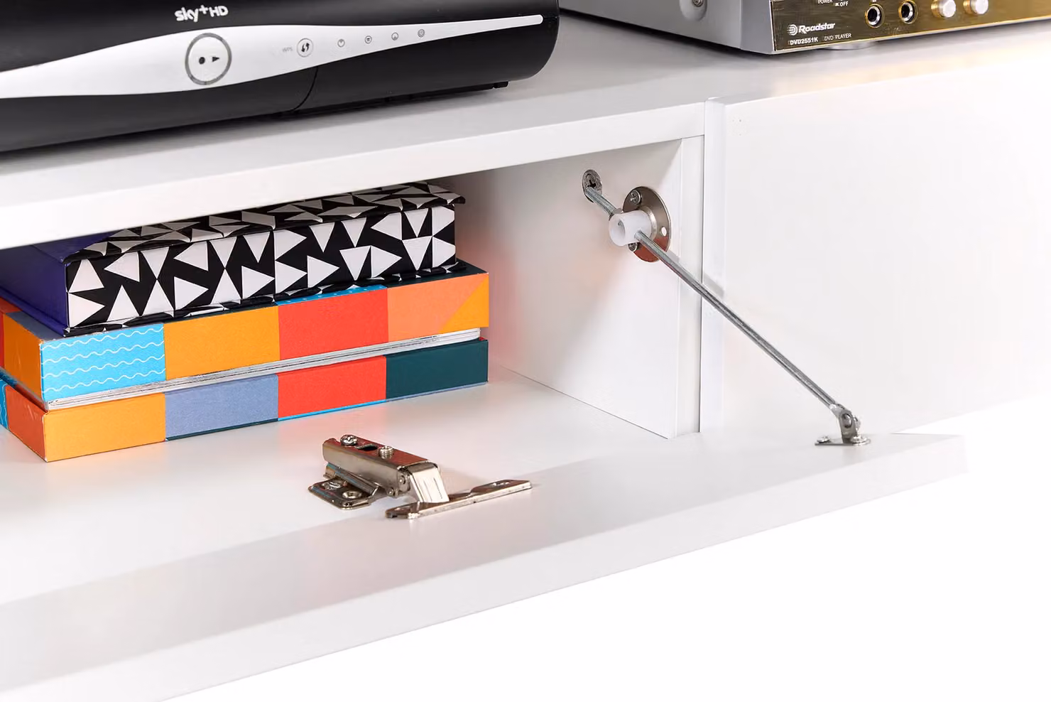 Moderna White Glossy TV Stand Cabinet by MMT Furniture Designs Ltd with Integrated Lighting, W/D/H: 140 x 40 x 45 cm – 5